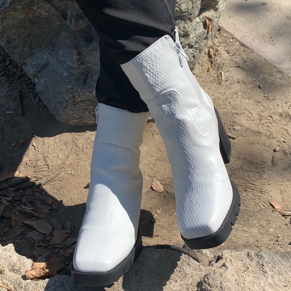 New lug white booties 10 left - Picture 5 of 10